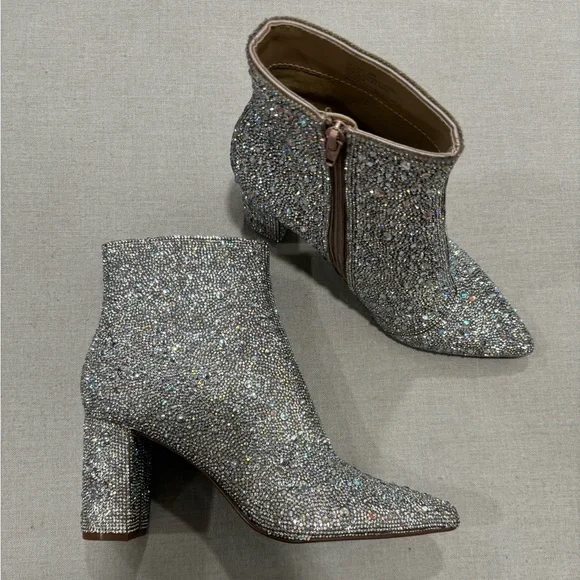 READ DESCRIPTION! BetseyJohnson Silver Sparkle Booties - Picture 1 of 6